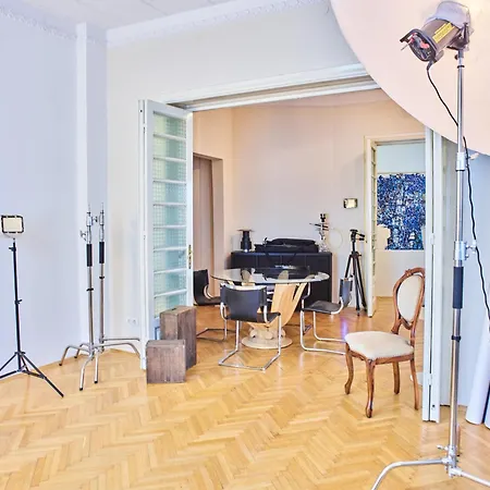 Апартаменти Mansion City Center Бухарест
