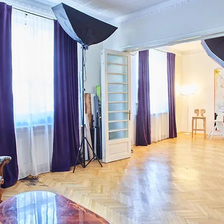 Апартаменти Mansion City Center Бухарест